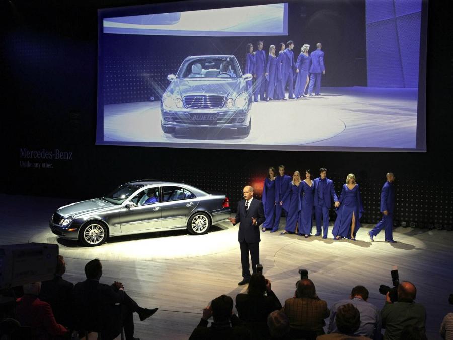  Mercedes-Benz E320 Vision BlueTEC concept 2006 года  (фото 3 из 12)